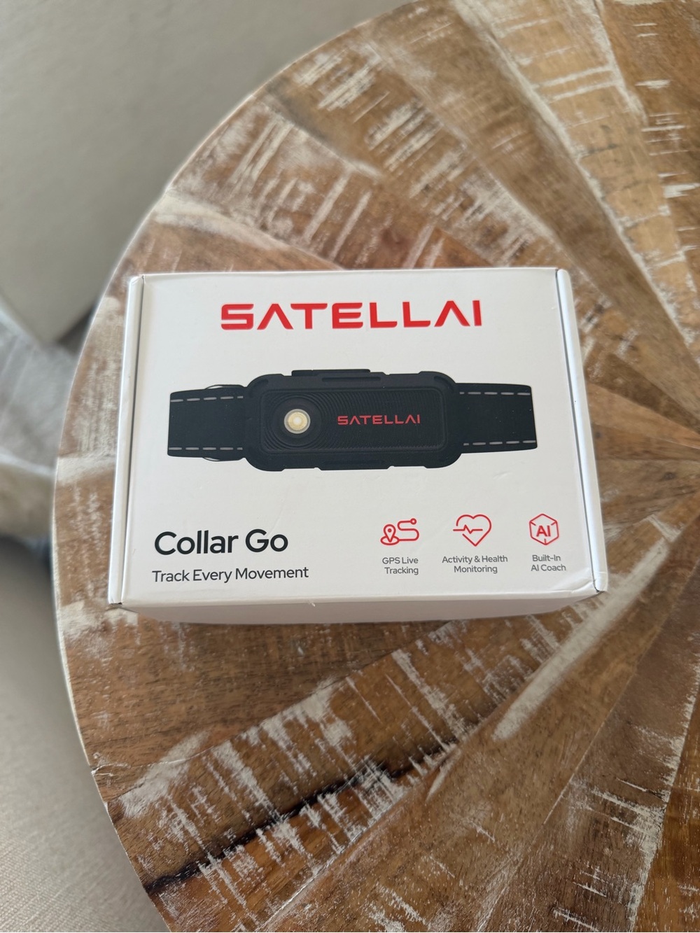 SATELLAI Collar Go GPS Pet Tracker - Red/White Packaging